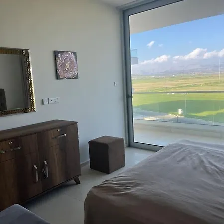 Mountains And Sea アパート