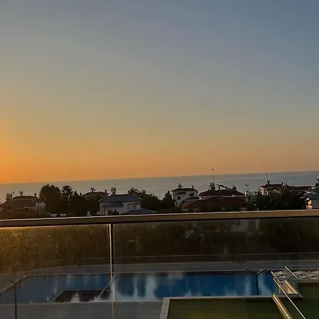 Mountains And Sea Апартаменты