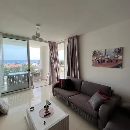 Mountains And Sea Апартаменты *